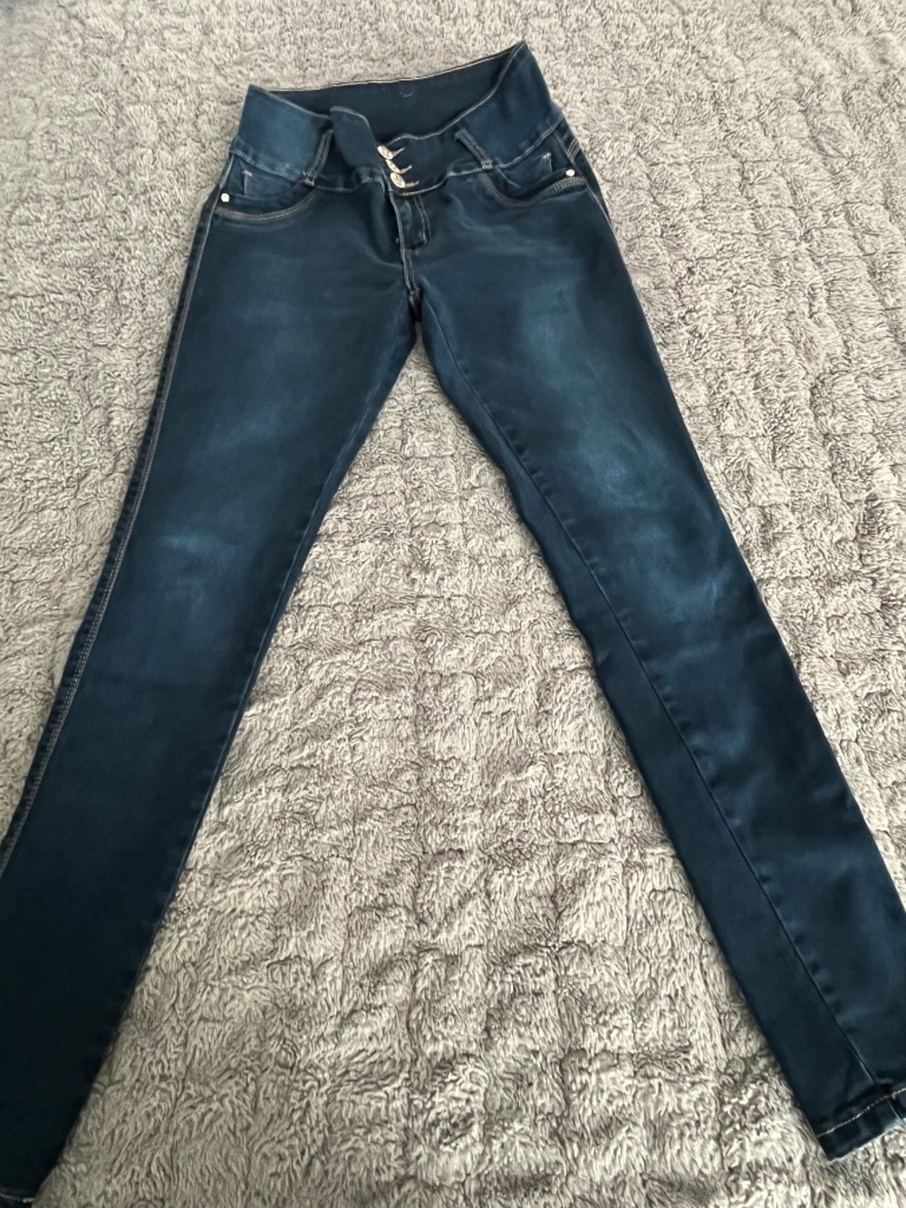 Silver diva size 7 skinny jeans